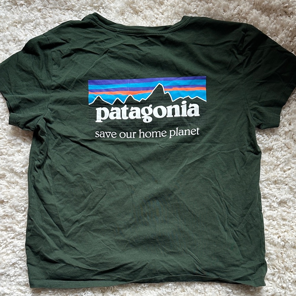 Patagonia Forest Green logo tee